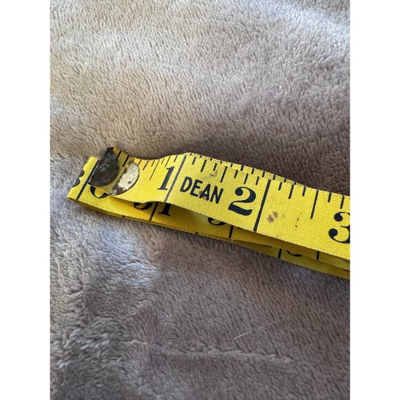 1980'S DEAN YELLOW SEWING MEASURING TAPE MEASURE (60 INCHES) - MADE IN ENGLAND - Picture 1 of 7